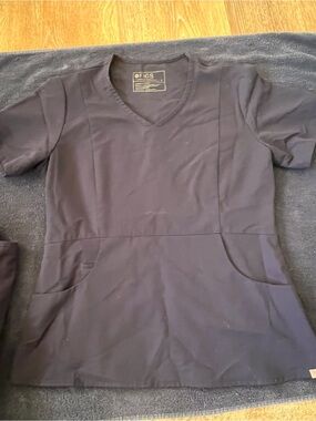 Figs Black V-Neck Technical Scrub Top